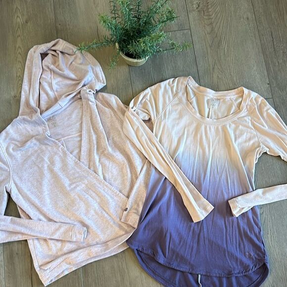 ((2 PIECE)) CALIA BY CARRIE UNDERWOOD SIZE SMALL SHIRT BUNDLE PINK AND PURPLE - Picture 1 of 6